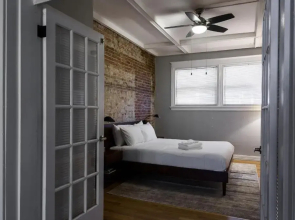 Spacious CWE 3BR near BJC by Zencity