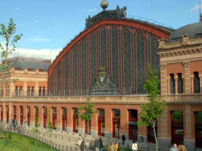 ATOCHA FRIDA HOUSE, Stylish apartment summer swimming pool close metro