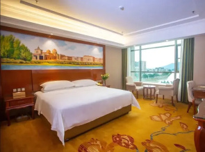 Vienna Hotel (Longmen)