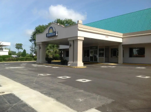 Days Inn by Wyndham Tallahassee-Government Center