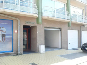 Apartment Near Zeedijk With Sea View