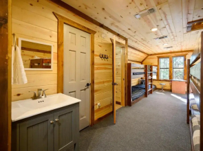 NEW Spacious Retreat: 4 King En-Suites - Hot Tub - Pet-Friendly - Cozy Fire Pit - Prime Location - Multi-Family