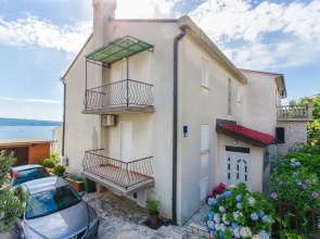 Apartment Mira