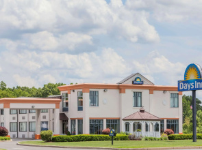 Days Inn by Wyndham Windsor Locks / Bradley Intl Airport