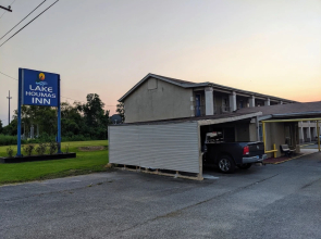 Lake Houma Inn