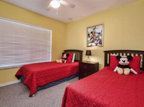 Great location 4Bed 3bth Townhouse with kids themed room