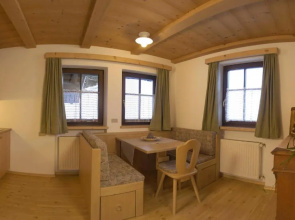 Agriturismo Apartments Tuene