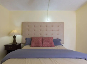 Kgn Most Centrally Located One Bdrm II