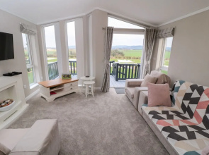 22 Meadow View Lodge