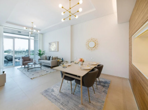 Urban Resort w Golf Course Views Close to Beach