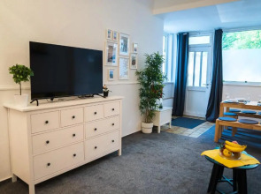 Spacious 3 Bedroom Apartment