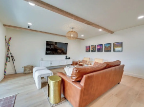 Stylish Flagstaff Home: Close to Hiking & Fishing!