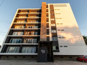 Niza Five Luxury Beach Apartments