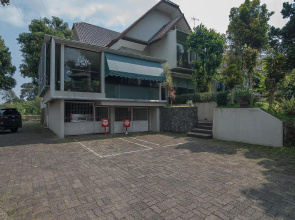 RedDoorz near UPI Setiabudi 2
