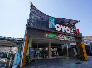Hotel O Surabaya near Surabaya Town Square formerly Kupang Gunung Residence
