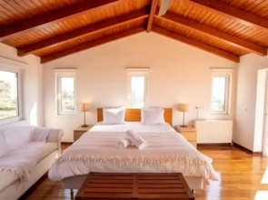 Deluxe 5 Bdrm Villa w Pool Next to the Beach