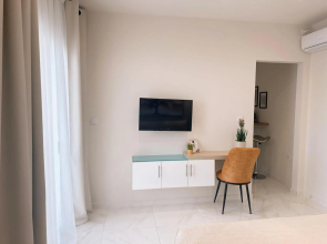 La Perla Apartments