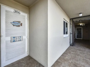 Pinnacle Port by Book That Condo