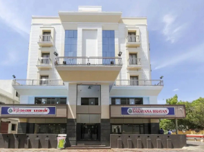 Hotel Saravana Bhavan by OYO Rooms