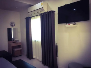 CHECK IN Eatery guest room for 3