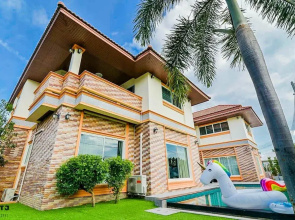 Baan Spire Pool Villa By Pinky