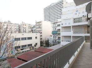 Ambelokipi. Spacious Sunny Apartment