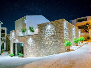 Villa Stone Pearl - Two Bedroom Holiday House With Pool ID Direct Booker 7955