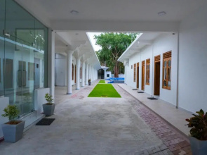 MRD Beach Hotel