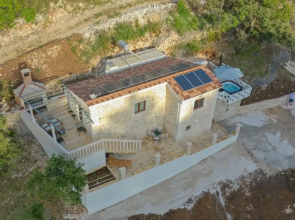 Awesome Home in Praznica With 2 Bedrooms, Jacuzzi and Wifi
