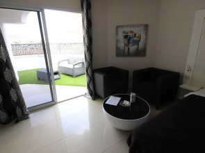 Rich Royal Suites