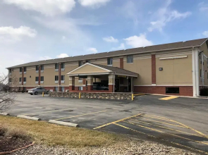 Countryside Inn & Suites