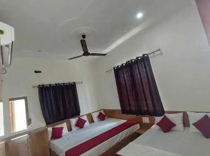 Ladlee Palace Guest House