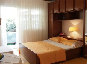 Ivica - 100m From the Beach - SA3 Narancasti