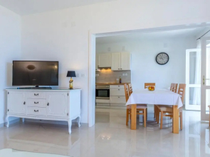 Beautiful Home in Dugi Rat With Wifi and 6 Bedrooms