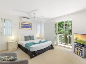 Stylish Apartment With Stunning Views - Unit 7 Taralla 16-18 Edgar Bennett Avenue Noosa Heads