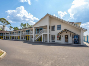 Days Inn by Wyndham Alma