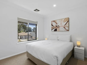 Beachside 3-bed Retreat With BBQ & Garage