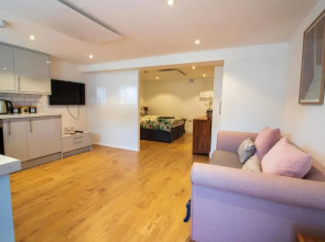 Stylish Studio in the Heart of the English Riviera