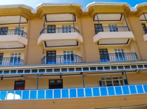 Skyward Mua Hotel