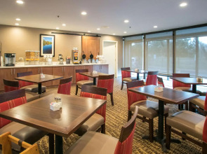 Comfort Suites Oakbrook Terrace near Oakbrook Center