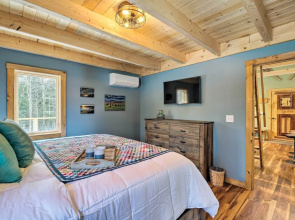 Newly Built Cabin w/ Hot Tub - 16 Mi to Stowe Mtn!