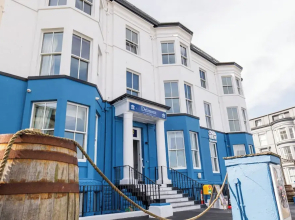 Delmont Hotel