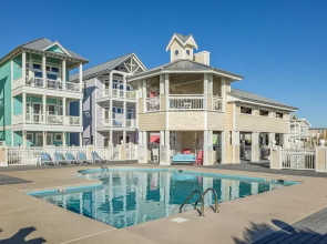 Dolphin Dreams 5 Bedroom Home by RedAwning