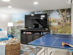 The Bear's Den by Avantstay Prime Location, Renovated w/ Movie & Game Room