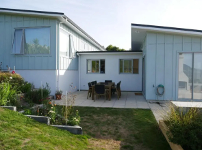 Aston Road Villa Bed And Breakfast