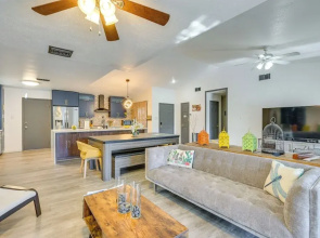 Contemporary Lutz Home: Private Pool, Pet Friendly