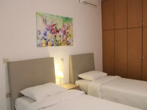 "kalamaki Plaza Apartments ''tzante''"