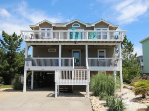Moore Fun, Less Work - 6 Br home by RedAwning
