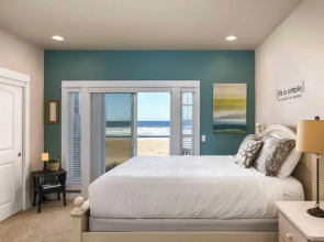 Moonlight by Avantstay Modern Home w/ Views & Direct Access to Rockaway Beach