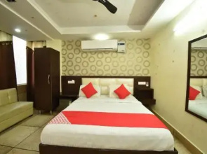 Hotel Jhankar by OYO Rooms
